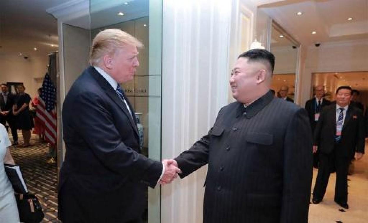 Trump nodigt Noord-Koreaanse leider Kim uit voor ontmoeting aan Koreaanse grens