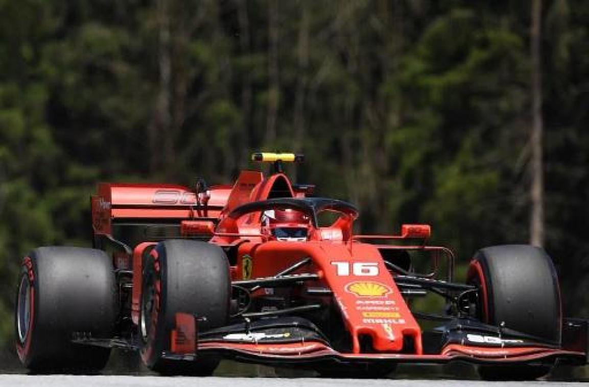 Charles Leclerc pakt pole in GP van Oostenrijk