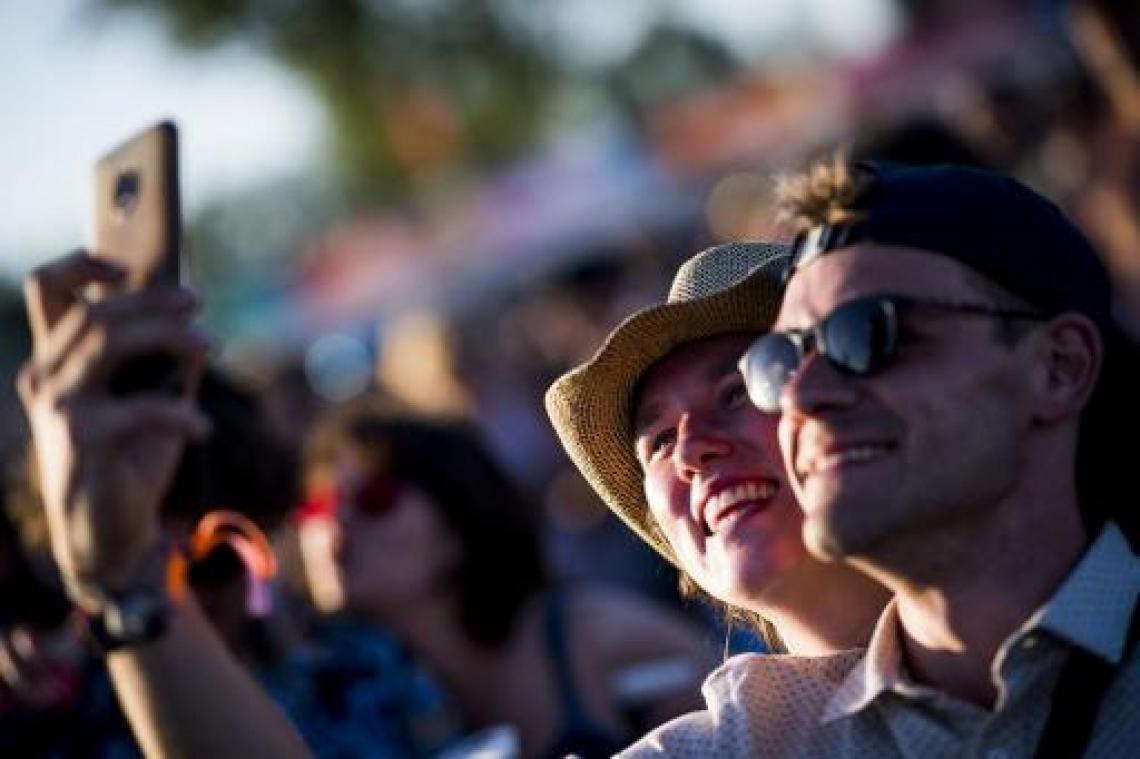 Het is onder een loden zon puffen en zweten op derde festivaldag Rock Werchter