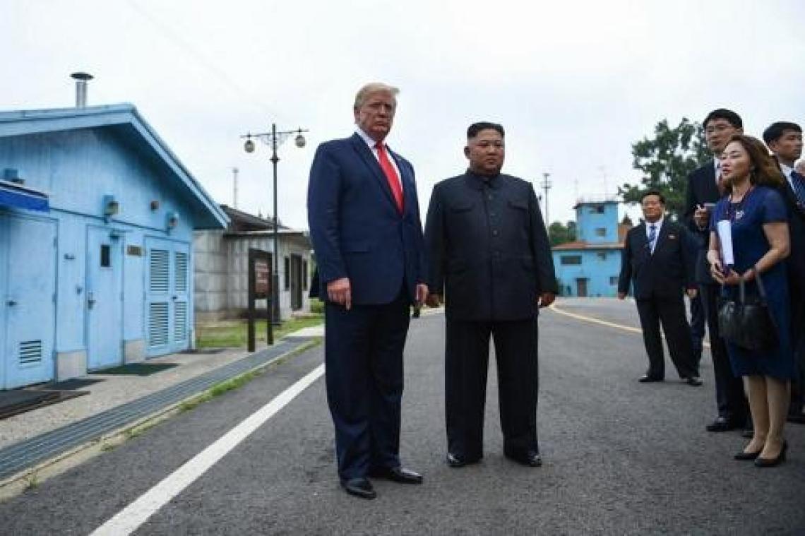 Ontmoeting Trump-Kim - Trump en Kim Jong-un ontmoeten elkaar op de grens tussen beide Korea's