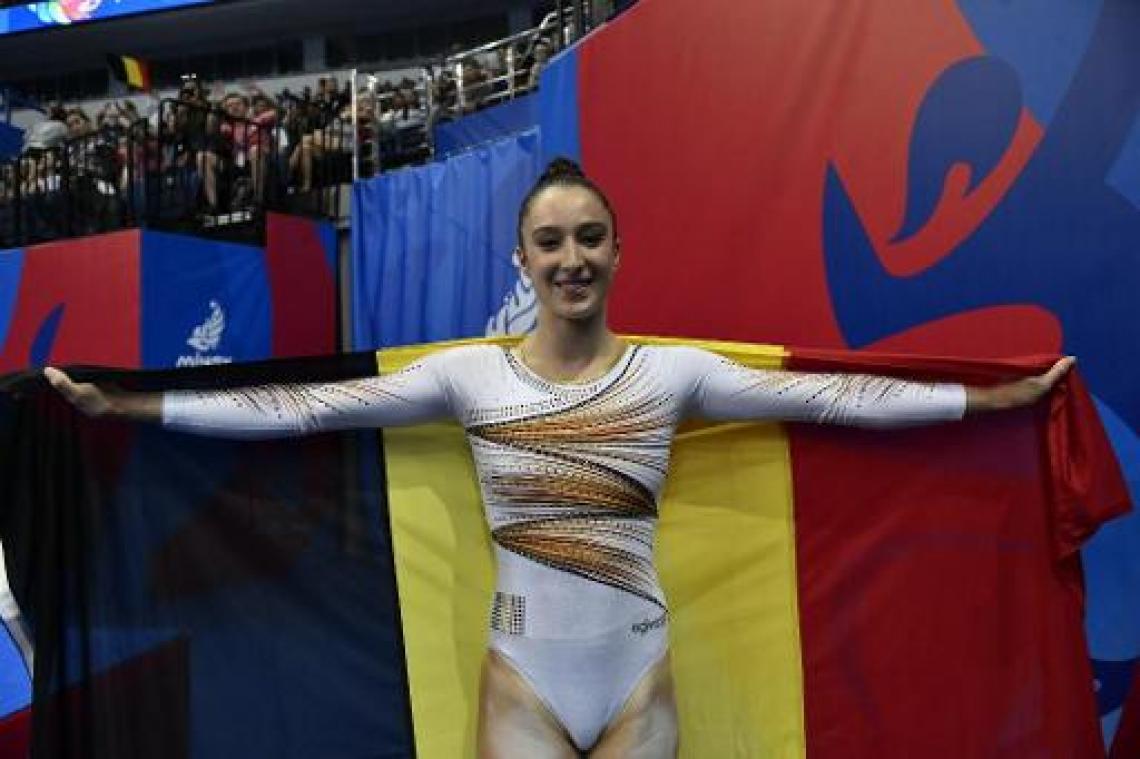 Nina Derwael verovert goud op de balk op Europese Spelen