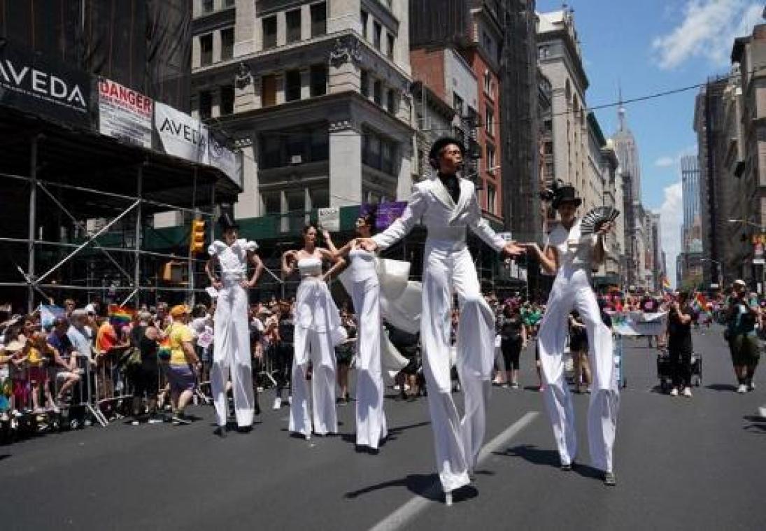 Reusachtige Gay Pride in New York voor 50 jaar Stonewall