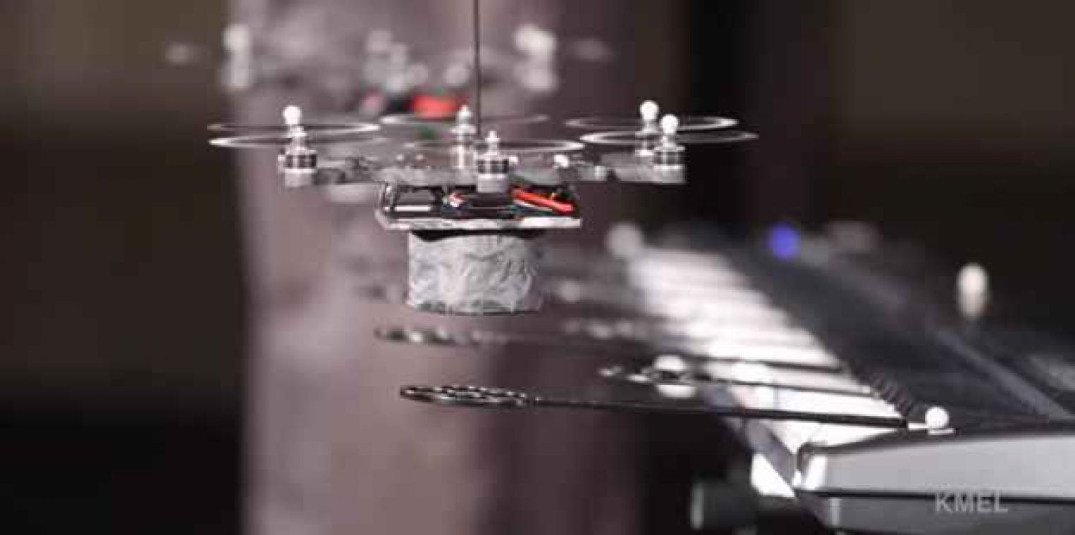 Orkest van drones maakt muziek