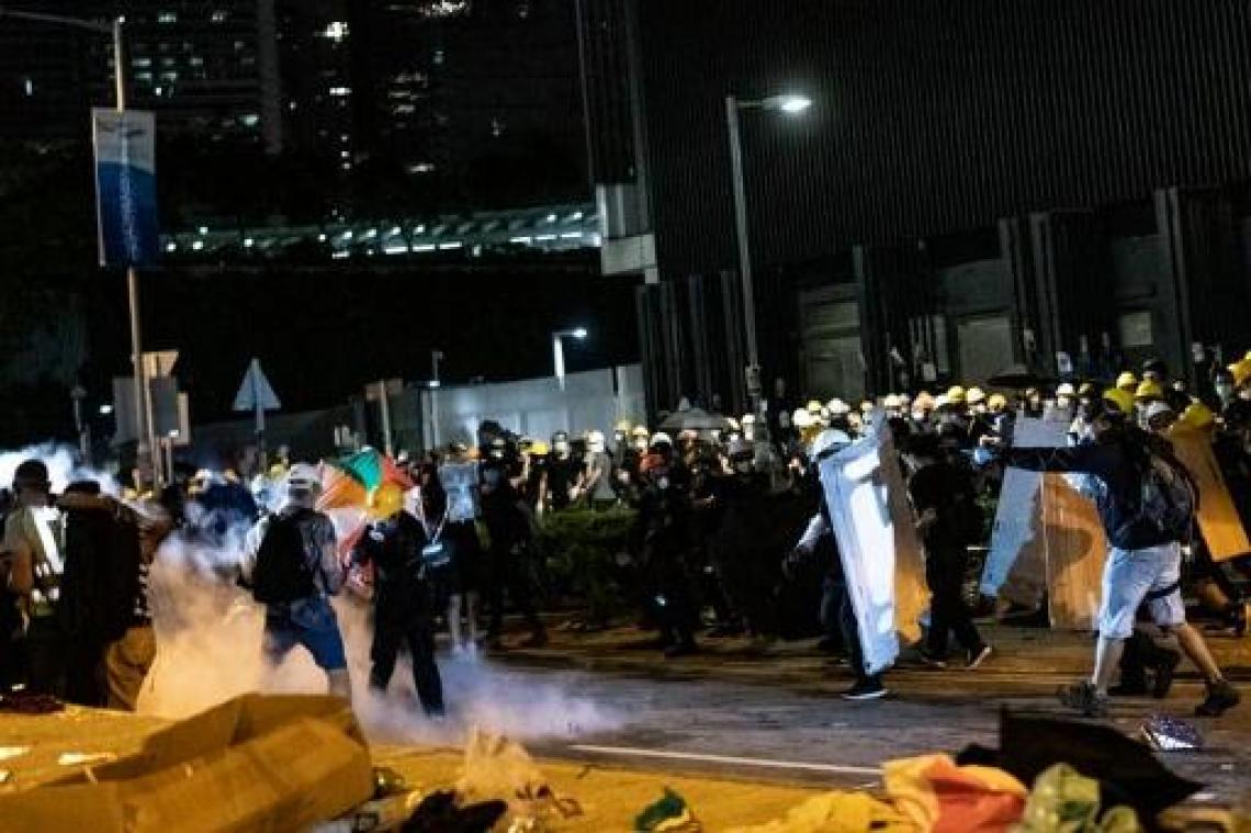 Politie Hongkong herovert controle van parlement