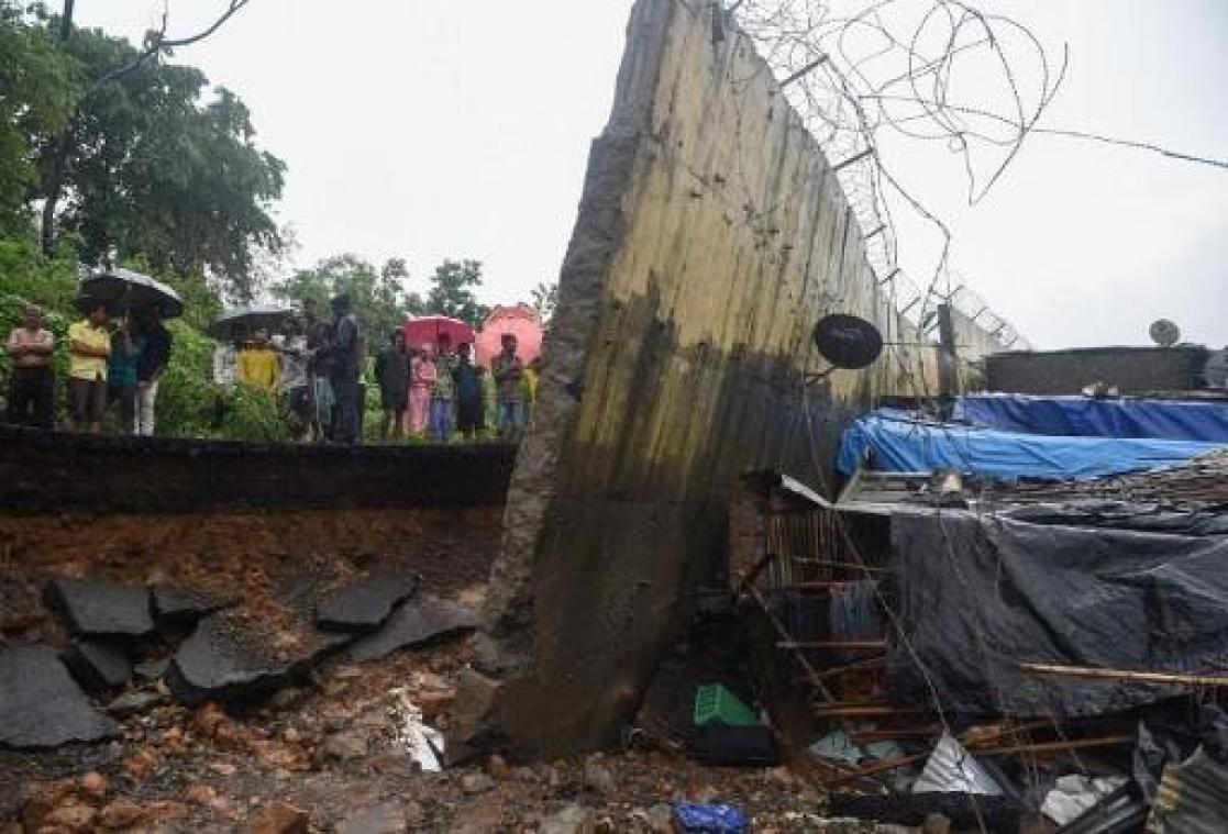 Al 27 doden door moessonregens in regio rond Mumbai