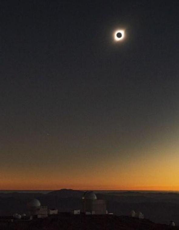 Tienduizenden bekijken zonsverduistering in Zuid-Amerika