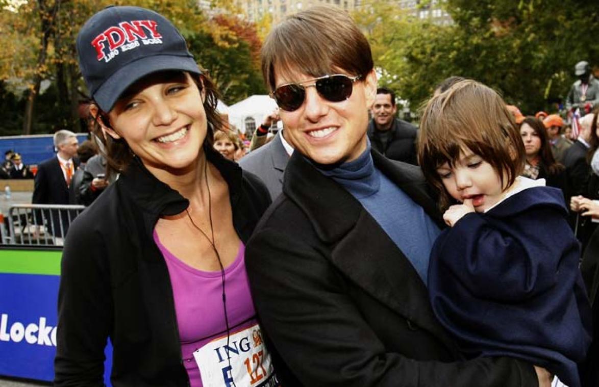 Katie Holmes choqueert Hollywood: "Suri is niet dochter van Tom Cruise"