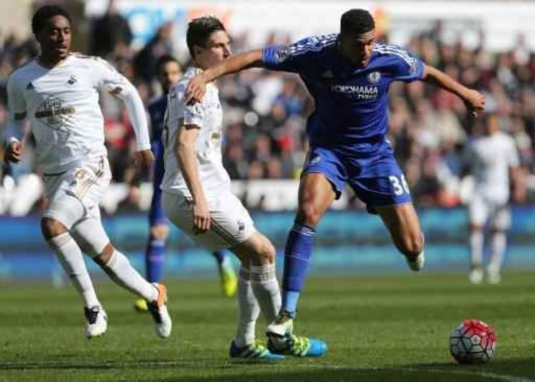 Belgen in het buitenland - Hiddink loopt tegen eerste competitienederlaag aan met Chelsea