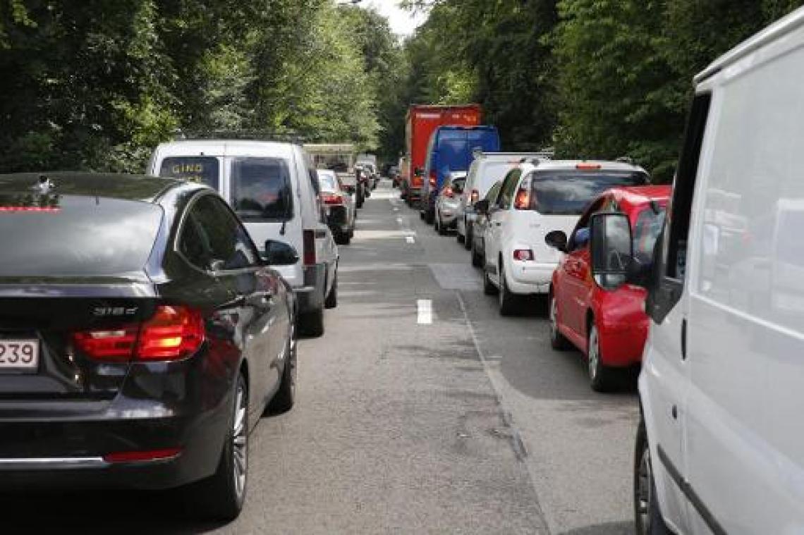 Tour-opbouw in Laken veroorzaakt fileleed aan Van Praetlaan en op A12