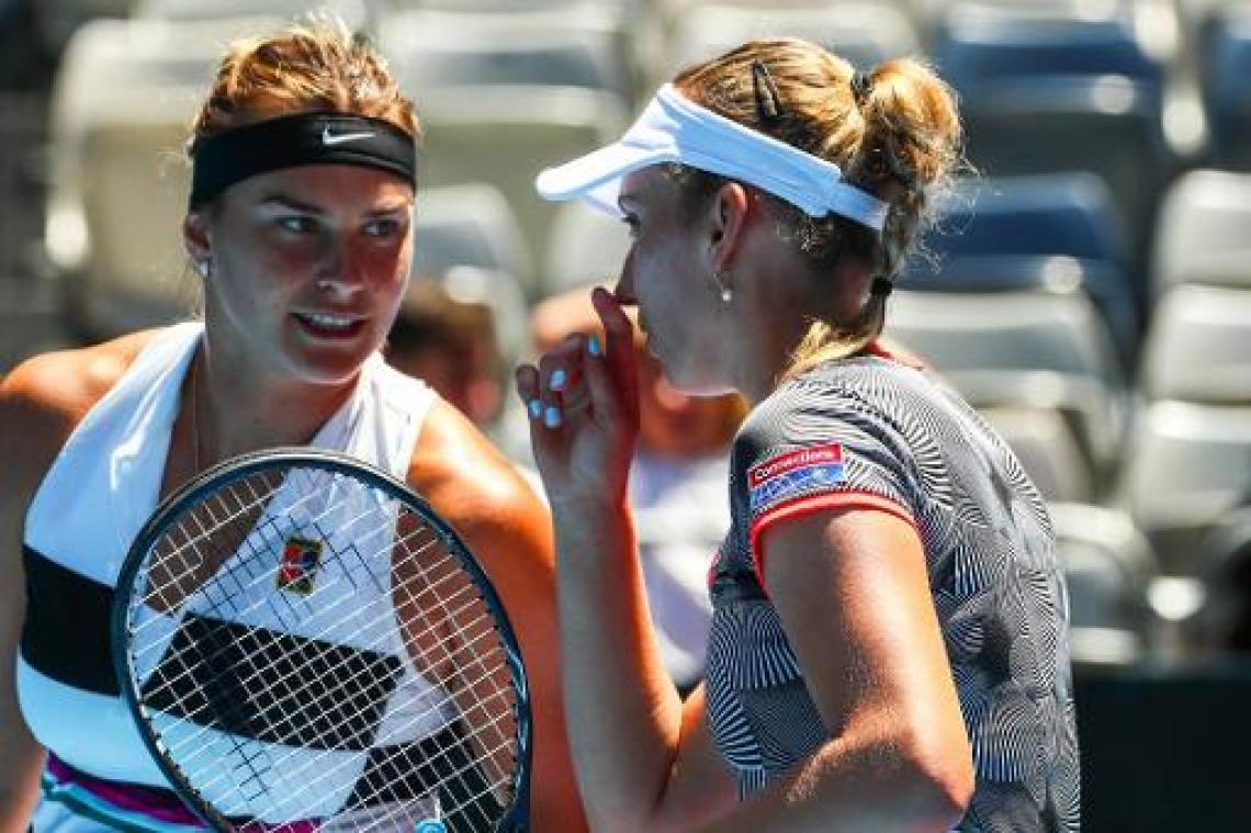 Elise Mertens bereikt achtste finales in dubbelspel