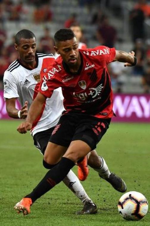 Atlético Madrid haalt nieuwe linksachter in huis