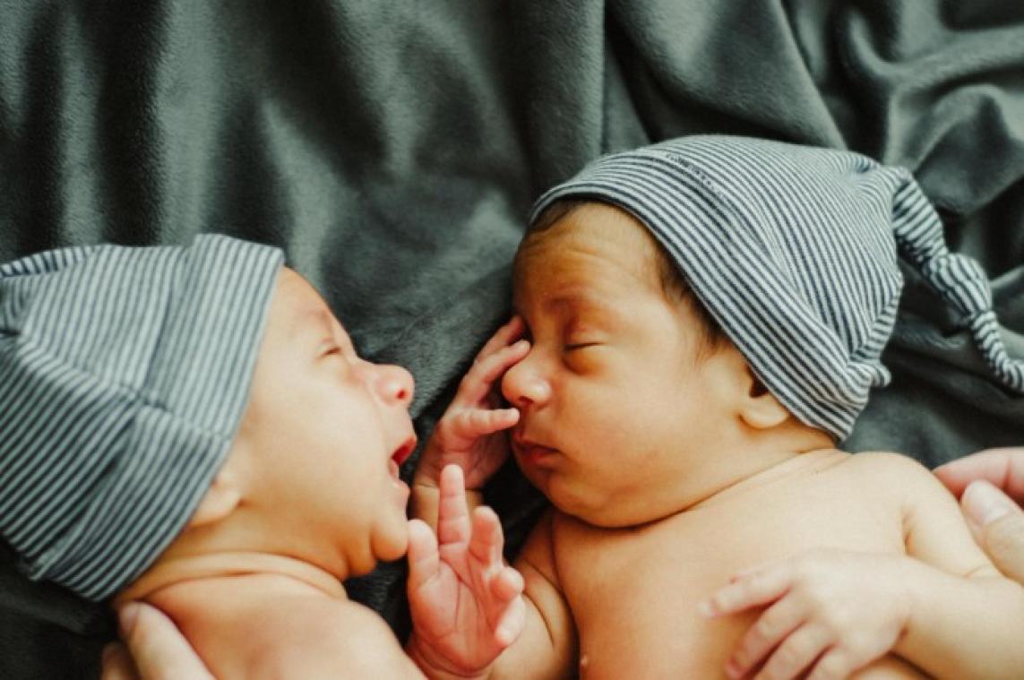 BIZAR. Koppel moet tweeling afstaan na IVF-blunder