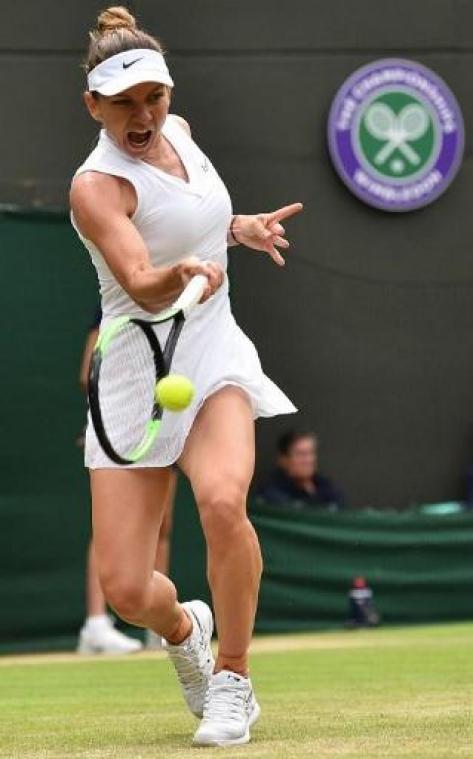 Simona Halep staat voor tweede keer in halve finales op Wimbledon