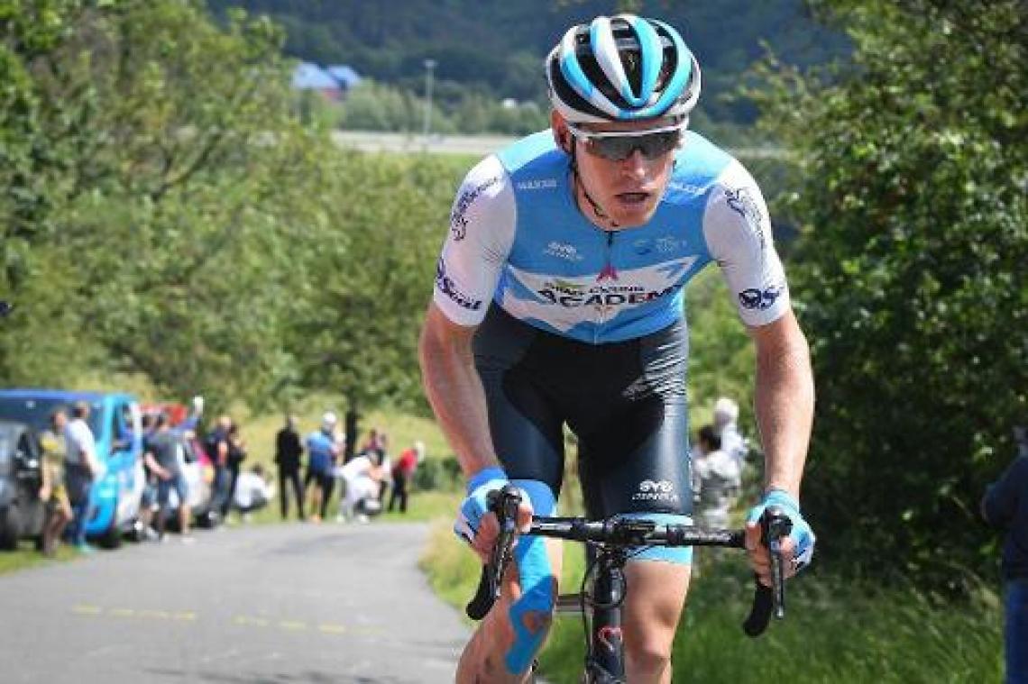 Ben Hermans klimt naar ritwinst en leiderstrui