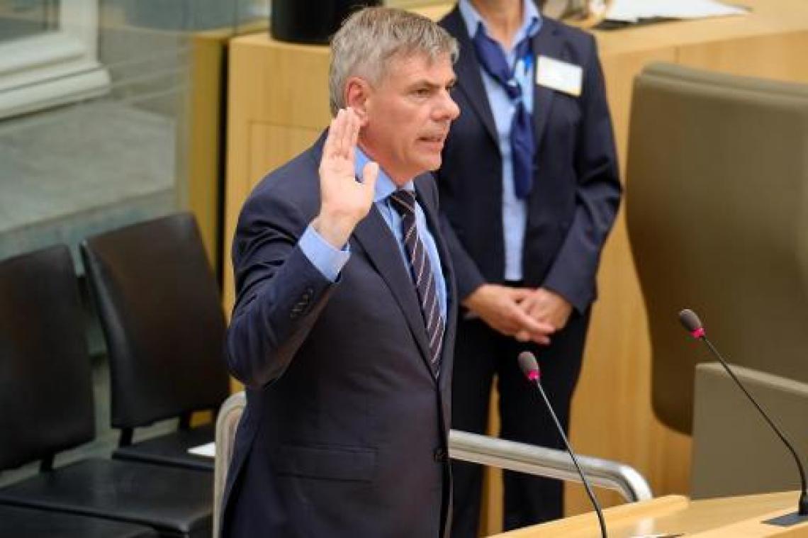 Door ontslag Van Dijck wordt Dewinter de facto Vlaams Parlementsvoorzitter