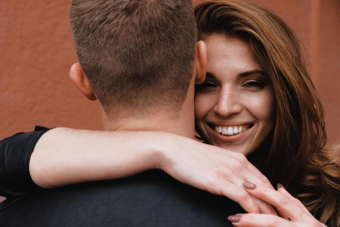 Waarom zo weinig vrouwen met jongere mannen daten