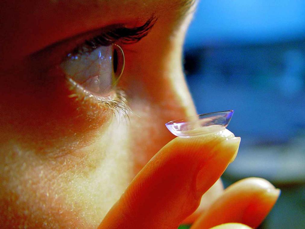 Vergeet Google Glass, hier zijn de slimme contactlenzen