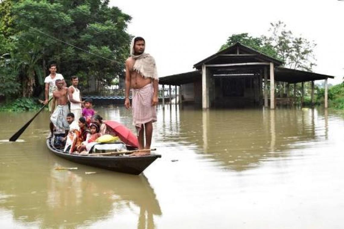 Minstens zes doden en duizenden mensen dakloos door overstromingen in India