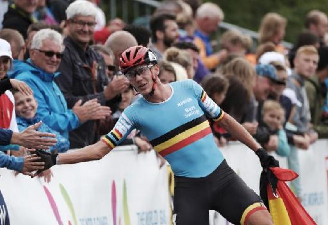 Bart Swings bekroont succesvol toernooi met zilver op marathon WK skeeleren