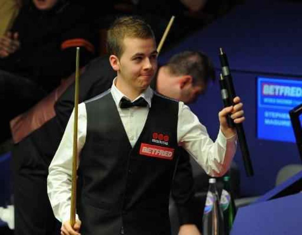 WK snooker - Luca Brecel leidt na eerste sessie in tweede kwalificatieronde met 5-4