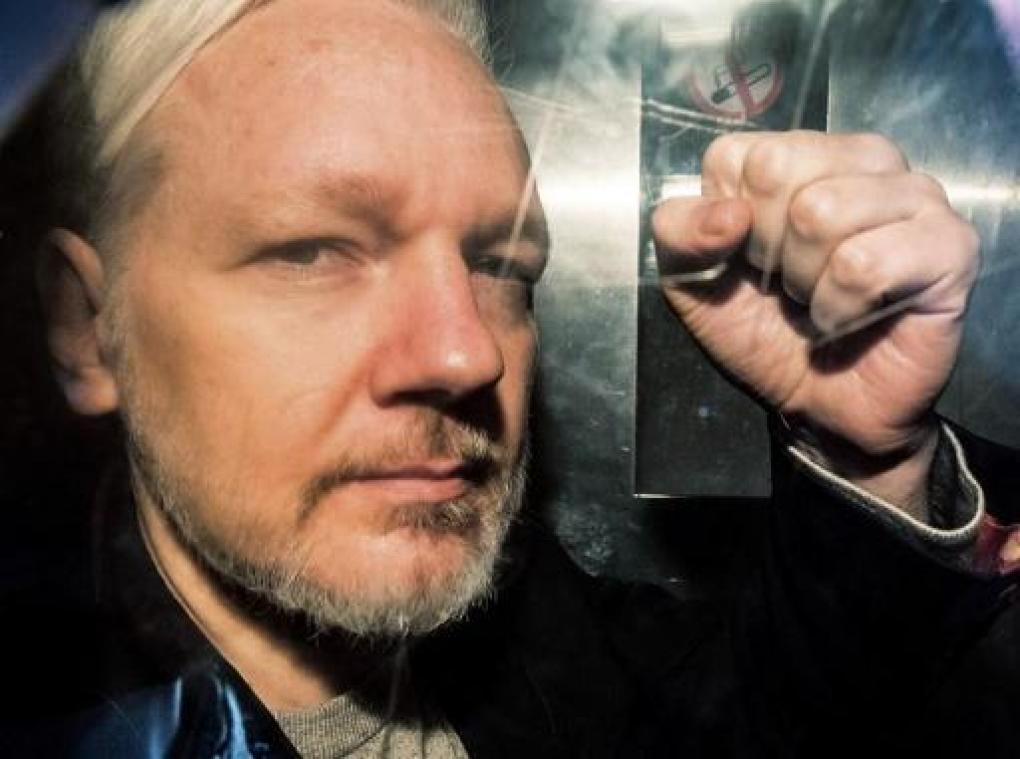 "Assange wordt niet uitgeleverd aan land waar hij doodstraf riskeert"