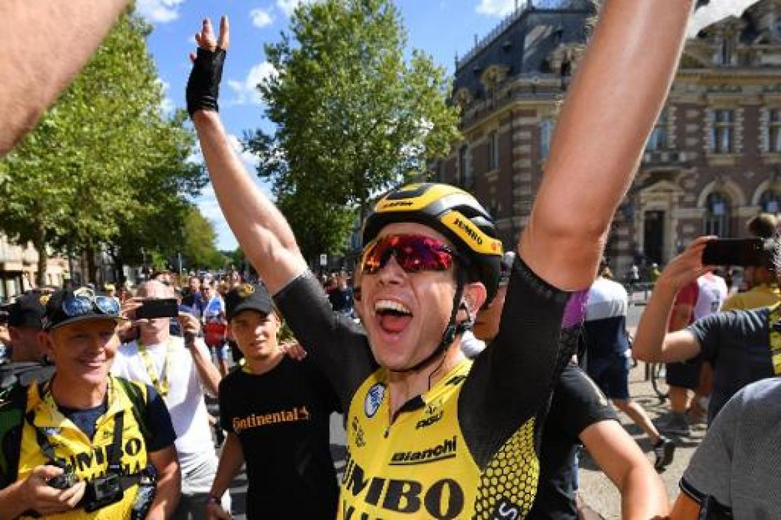 Wout van Aert sprint naar ritzege in Albi