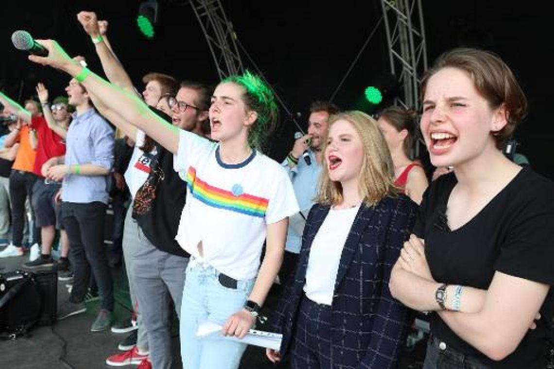 Klimaatjongeren krijgen prijs voor de Democratie 2019