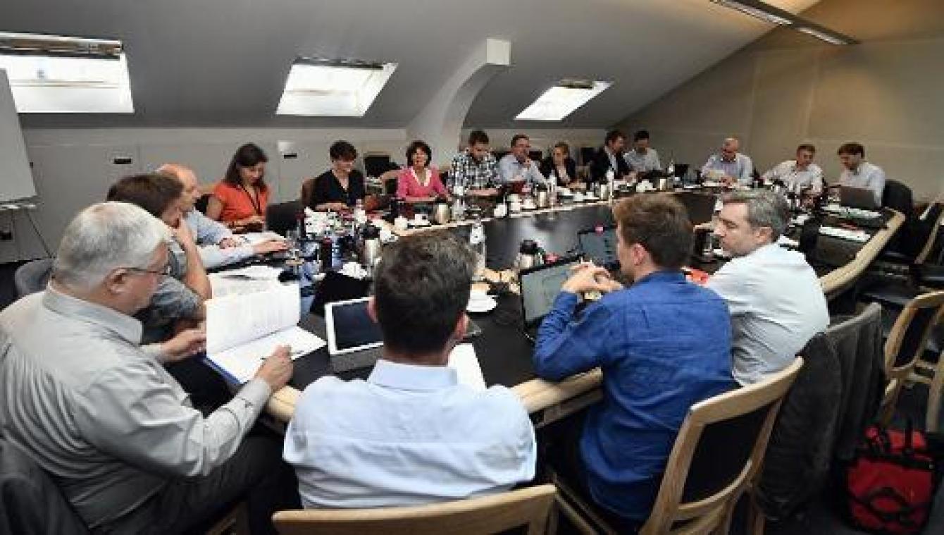 Brussels regeerakkoord - Socialisten, groenen, Open Vld en DéFI hebben een Brussels regeerakkoord