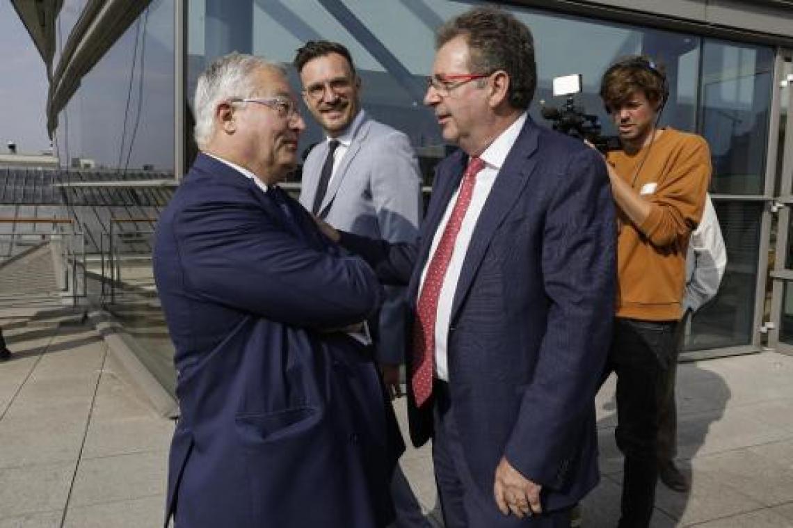 Ministers van de Brusselse regering leggen eed af in het Brussels Parlement