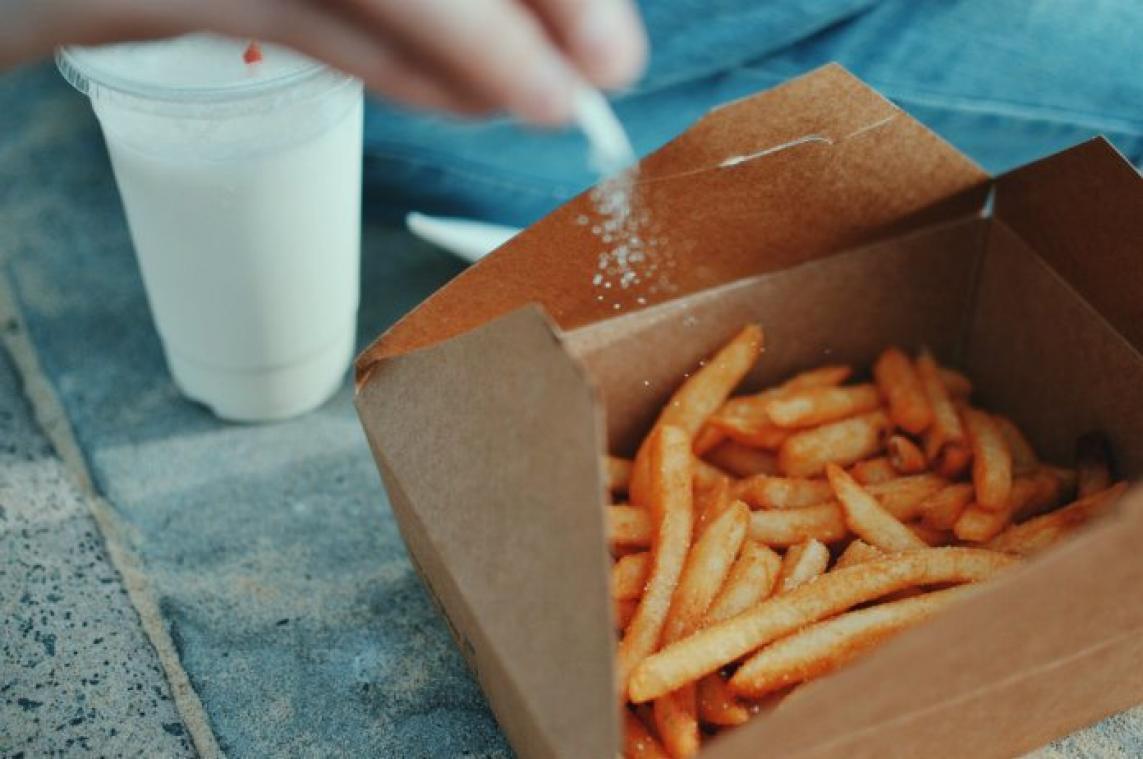 Zo kan jij geld verdienen door frietjes en pasta te eten