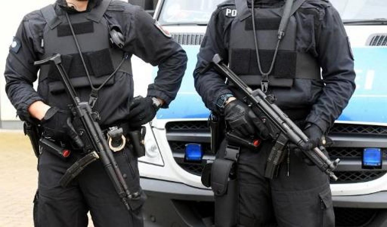 Na invallen bij terreurverdachten in Duitsland blijven drie verdachten in de cel