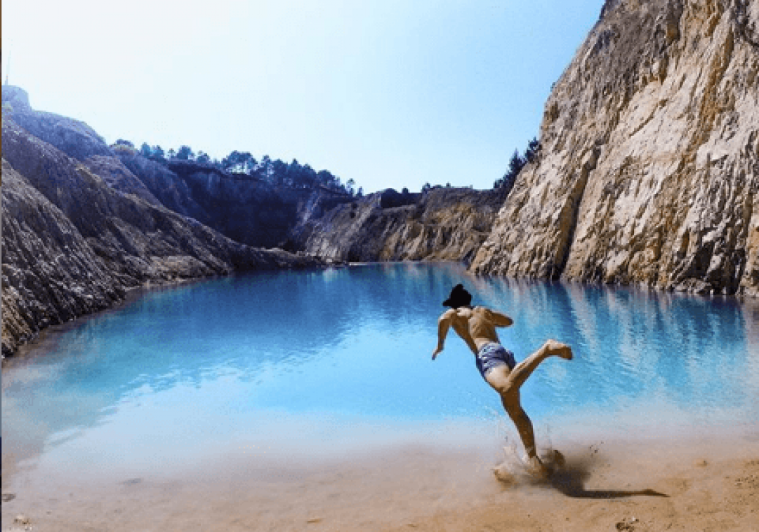 Instagrammers ziek door giftig turquoise meer: "Het was het waard"