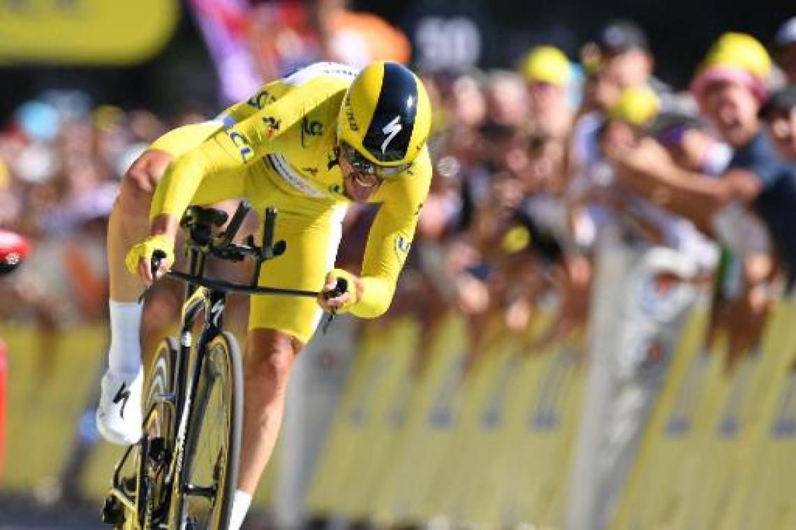 Alaphilippe wint tijdrit in de Tour, Van Aert geeft op