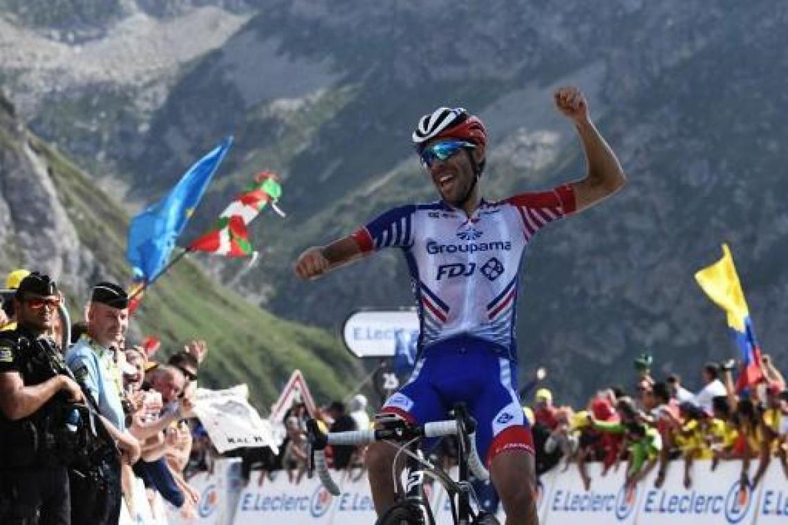 Thibaut Pinot wint veertiende rit, Julian Alaphilippe nog steviger in geel