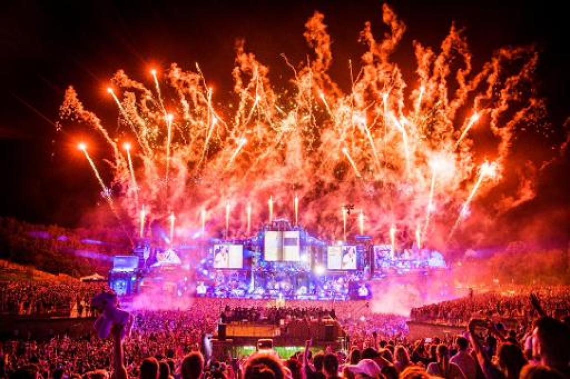 Tomorrowland - Drie Tomorrowlandlegendes sluiten met show vol klassiekers eerste weekend af