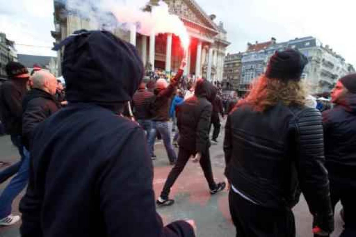 Mayeur houdt vol dat hij zaterdag pas op de hoogte was van komst hooligans