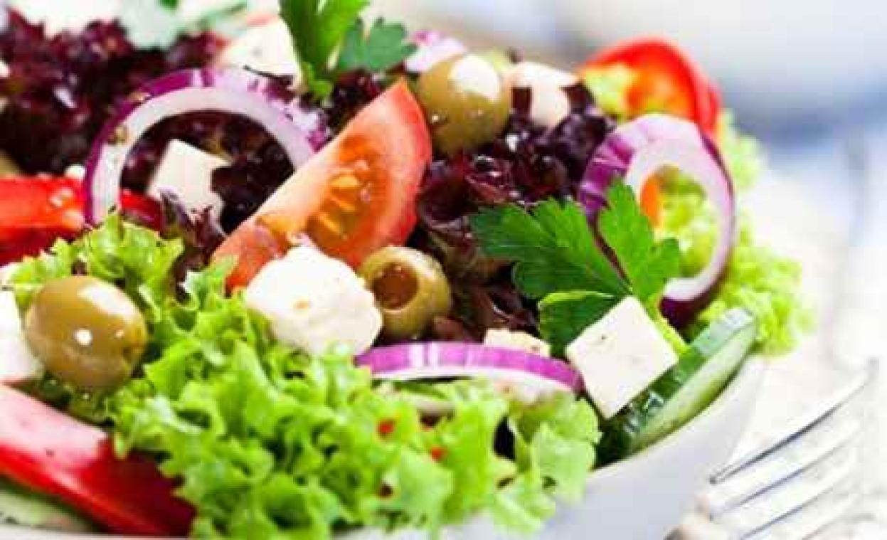 Opstand tegen verdrievoudiging prijzen kantine Europees Parlement  #saladrevolution