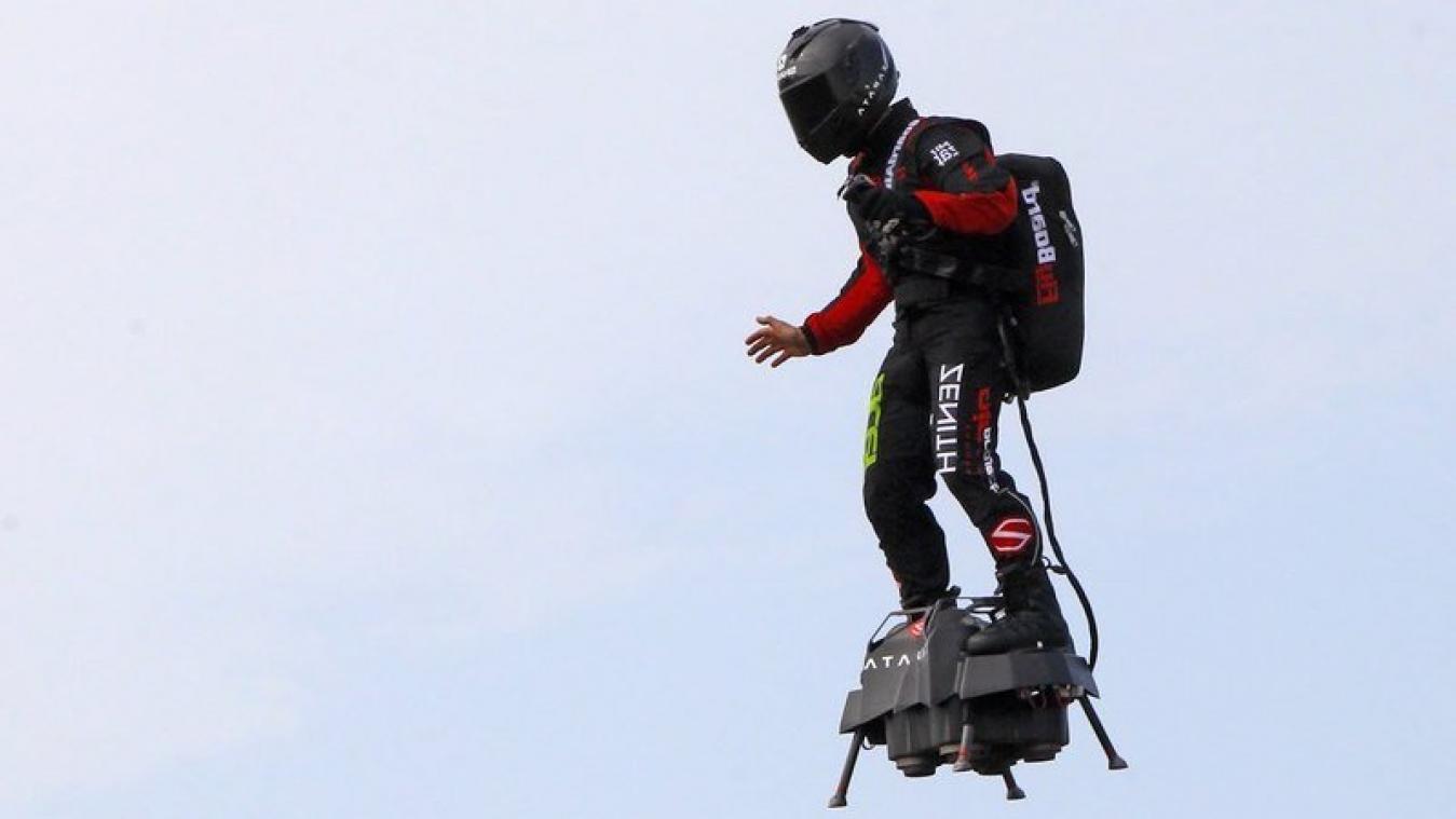 VIDEO. Zo probeerde Zapata het kanaal over te steken met zijn Flyboard
