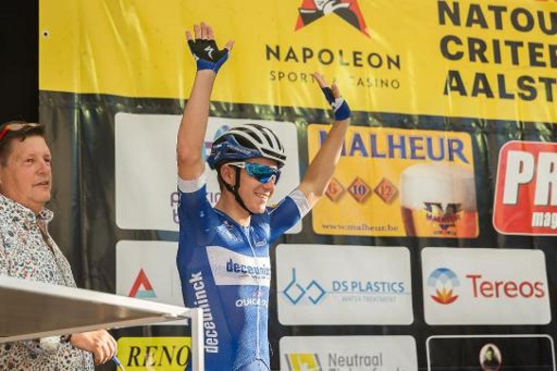 Na-Tourcriterium Aalst - Remco Evenepoel kaapt zege weg voor neus van gele trui Bernal: "Ongelooflijke ervaring"