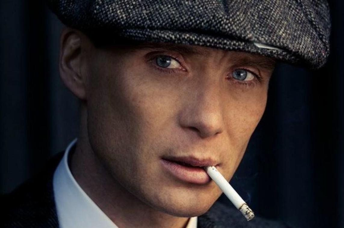 WOW. Acteurs 'Peaky Blinders' onthullen hoeveel sigaretten ze moesten roken tijdens de opnames