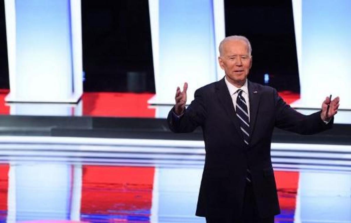 Biden langs alle kanten aangevallen tijdens tv-debat van Democraten