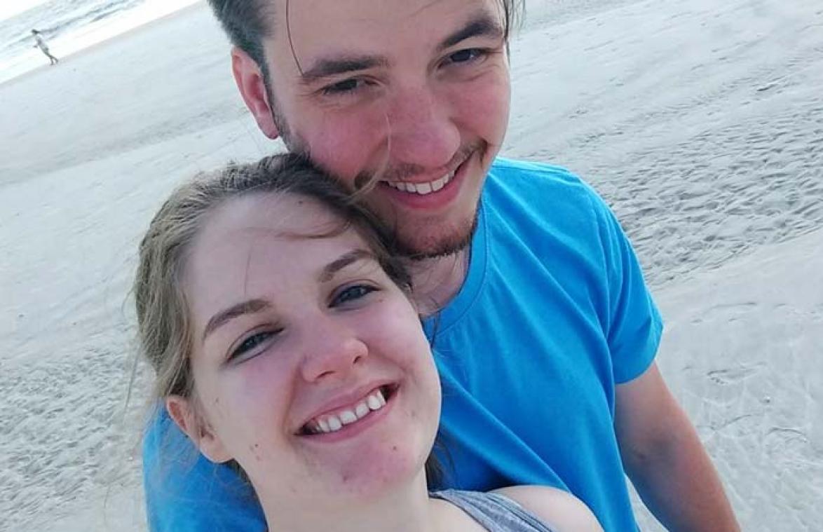 Pas getrouwde man zwemt voor het eerst in zijn leven in zee, maar verdrinkt