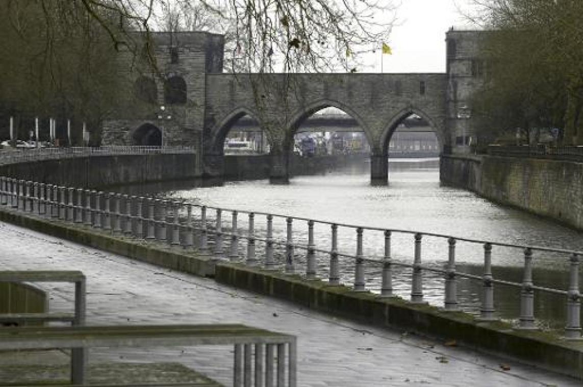 Doornikenaars nemen afscheid van hun Pont des Trous
