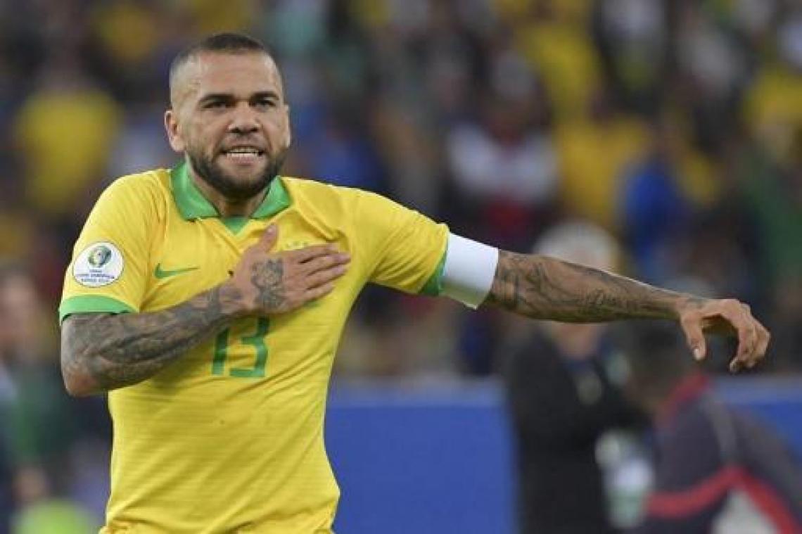 Dani Alves keert terug naar Sao Paulo