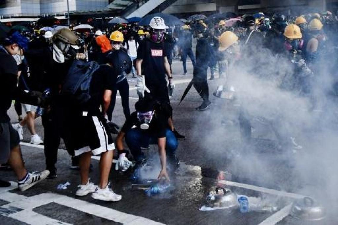 Politie zet traangas in tegen betogers in Hongkong