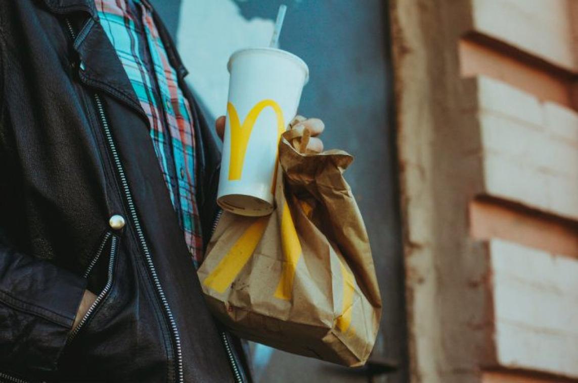 Kartonnen rietjes McDonald's zijn dan toch niet recycleerbaar