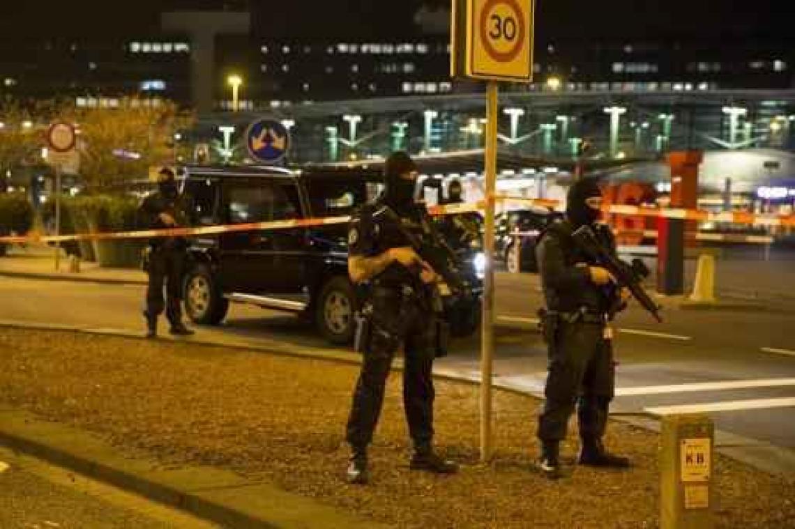 Verdachte bagage in Schiphol wordt onderzocht