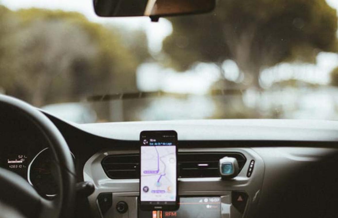 Uber-chauffeur doet zich voor als vriendje om vrouw te redden van opdringerige man