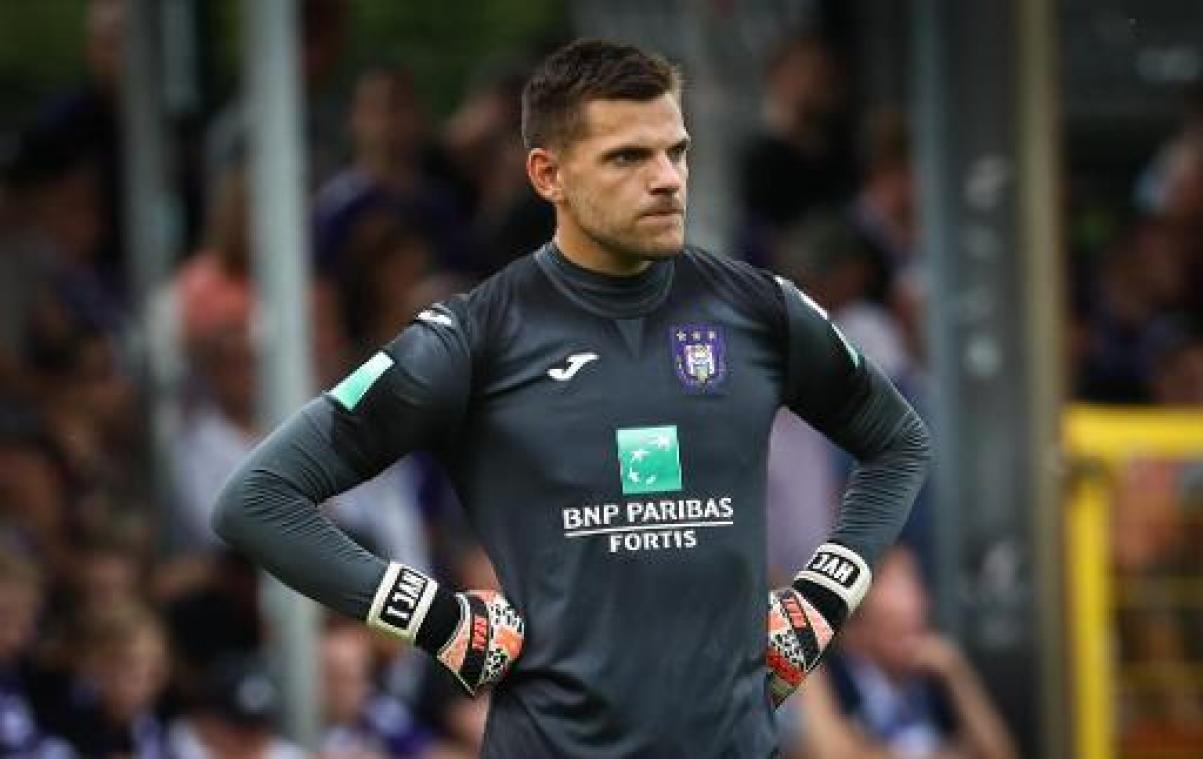 Trotse Van Crombrugge bij voorstelling: "Transfer was op 72 uur helemaal rond"