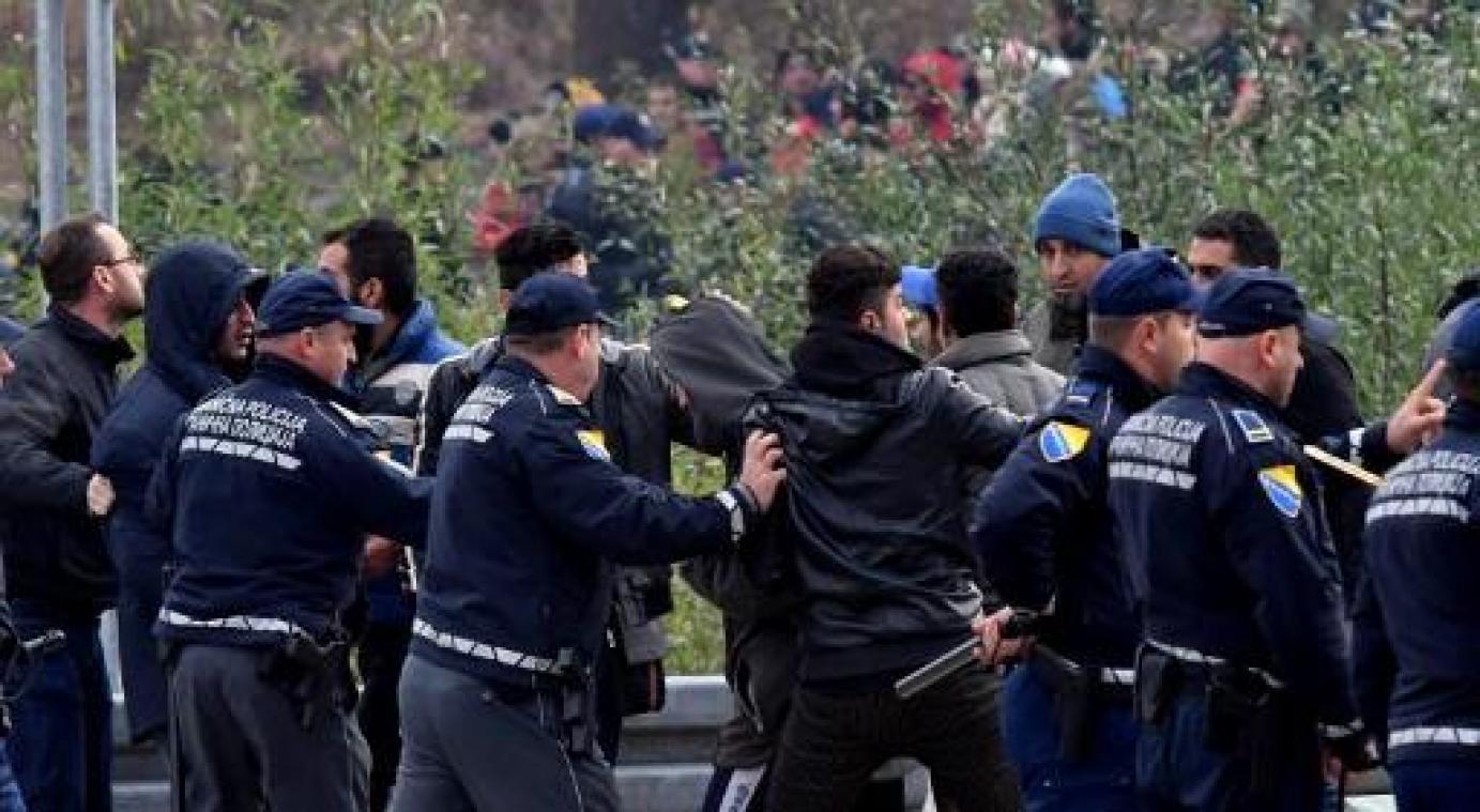 Kroatische grenspolitie mishandelt 18 migranten en schendt Bosnisch grondgebied